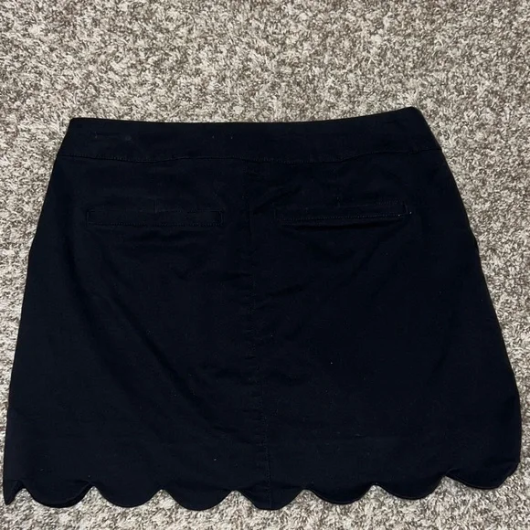 Crown & Ivy Black Mini Skirt with Scalloped Hem Size 2 - Picture 5 of 12